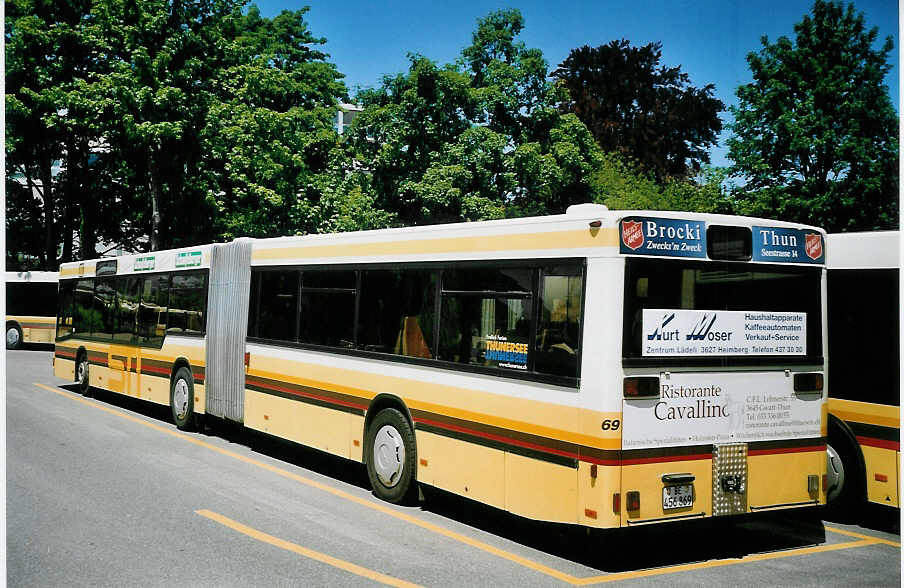(076'618) - STI Thun - Nr. 69/BE 456'869 - MAN am 20. Mai 2005 bei der Schiffl�ndte Thun