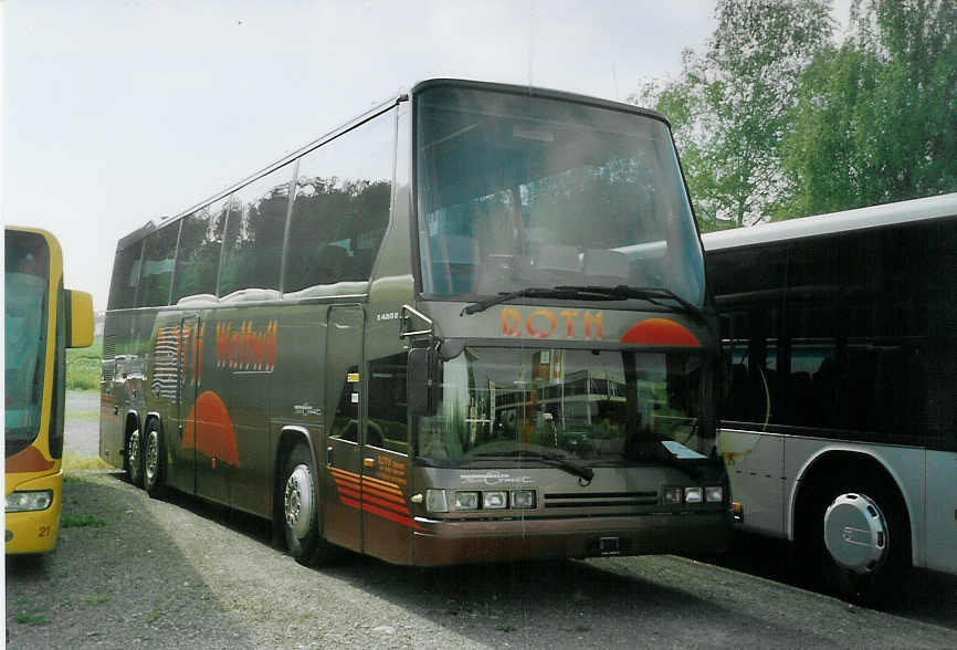 (077'513) - Roth, Wattwil - Dr�gm�ller am 18. Juni 2005 in Kloten, EvoBus
