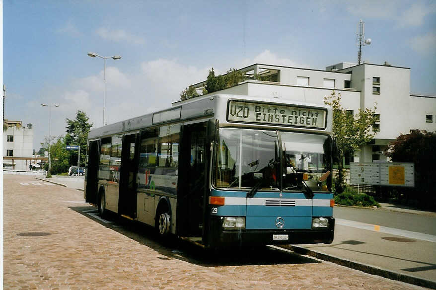 (077'610) - VZO Gr�ningen - Nr. 29/ZH 290'329 - Mercedes am 18. Juni 2005 beim Bahnhof Wetzikon