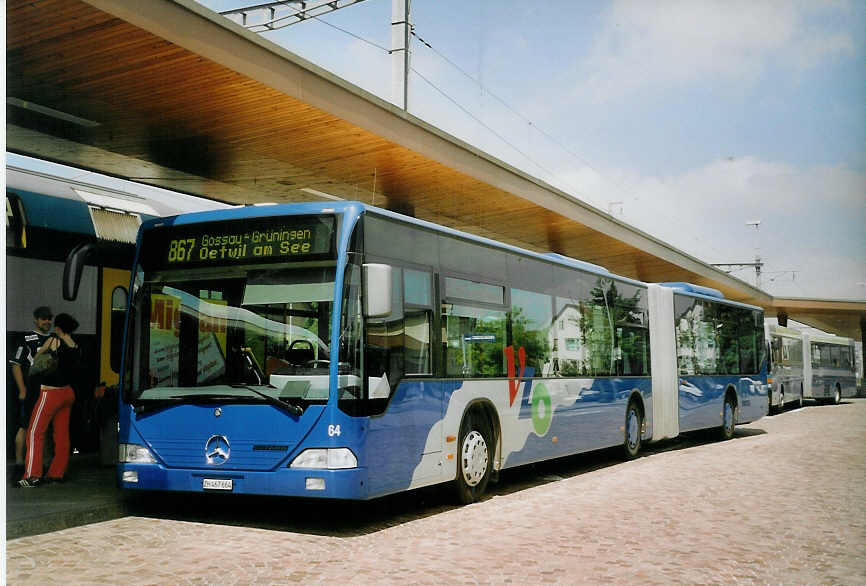 (077'611) - VZO Gr�ningen - Nr. 64/ZH 467'664 - Mercedes am 18. Juni 2005 beim Bahnhof Wetzikon