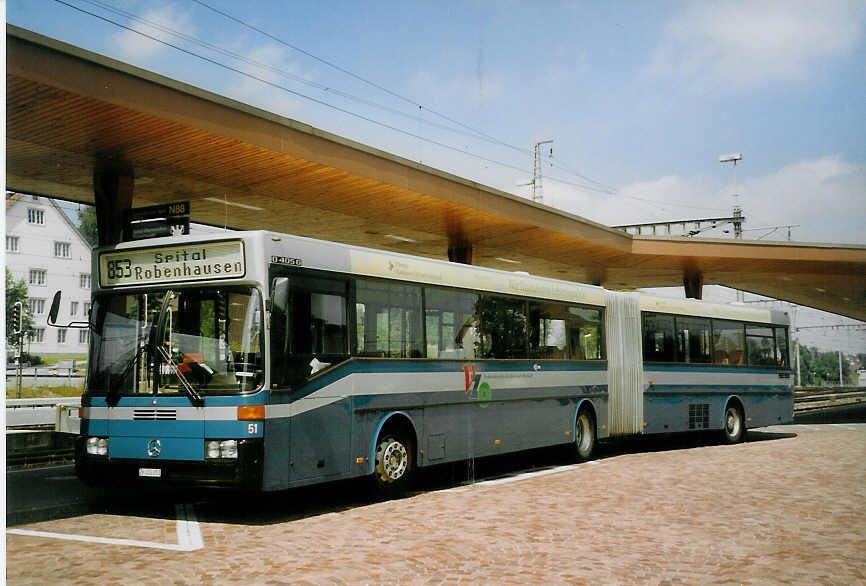 (077'612) - VZO Gr�ningen - Nr. 51/ZH 222'251 - Mercedes am 18. Juni 2005 beim Bahnhof Wetzikon