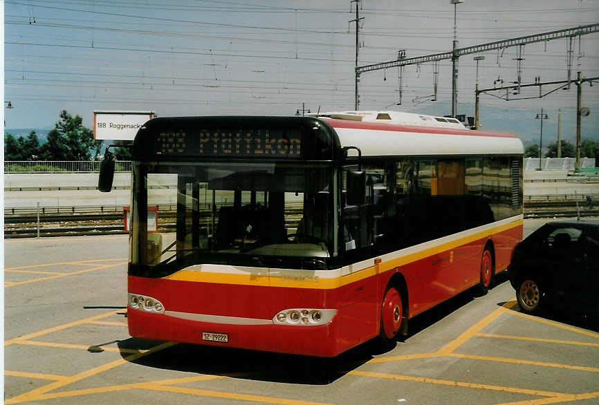 (077'720) - Landolt, Pf�ffikon - SZ 29'222 - Solaris am 18. Juni 2005 beim Bahnhof Pf�ffikon
