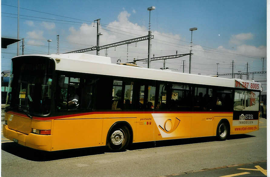 (077'721) - Schuler, Feusisberg - SZ 69'121 - Volvo/Hess am 18. Juni 2005 beim Bahnhof Pf�ffikon