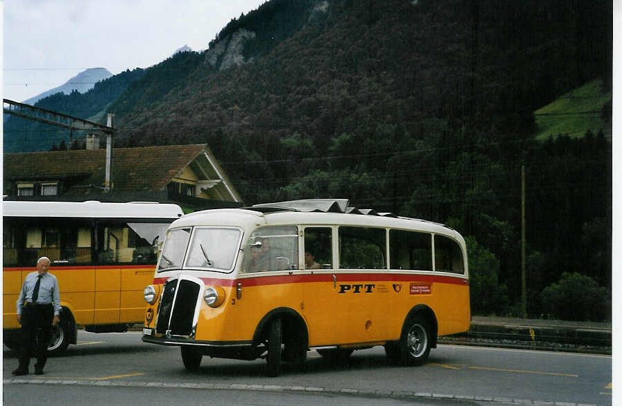 (078'131) - Schmid, Th�rishaus - Nr. 3/BE 26'206 - Saurer/Gangloff (ex Geiger, Adelboden Nr. 3) am 25. Juni 2005 beim Bahnhof Reichenbach