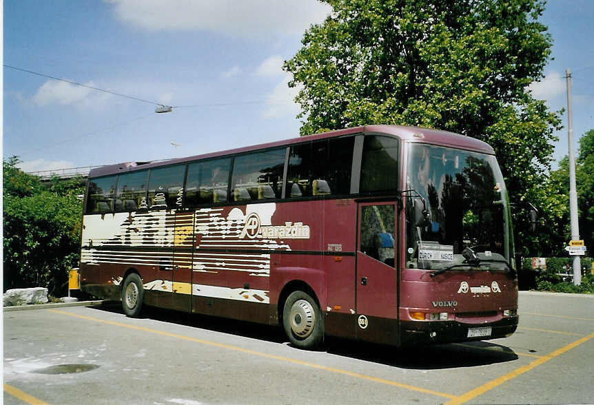(079'110) - Aus Kroatien: Varazdin - Nr. 551/ZG 7638-U - Volvo am 26. Juli 2005 in Z�rich, Sihlquai