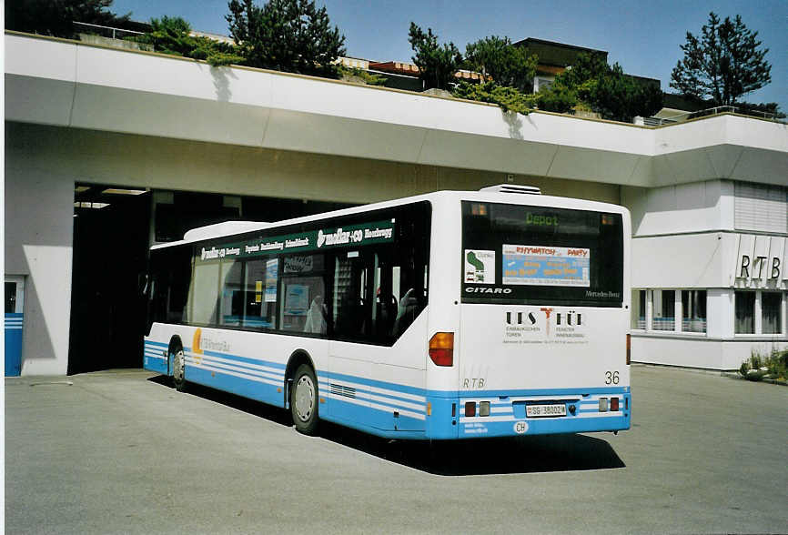 (079'223) - RTB Altst�tten - Nr. 36/SG 38'002 - Mercedes am 28. Juli 2005 in Altst�tten, Garage