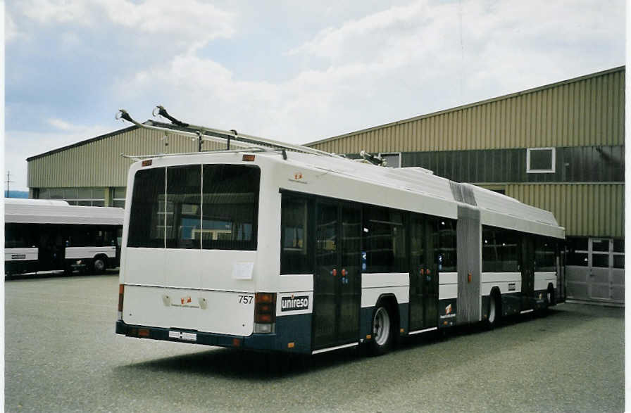 (079'433) - TPG Gen�ve - Nr. 757 - Hess/Hess Gelenktrolleybus am 13. August 2005 in Bellach, Hess