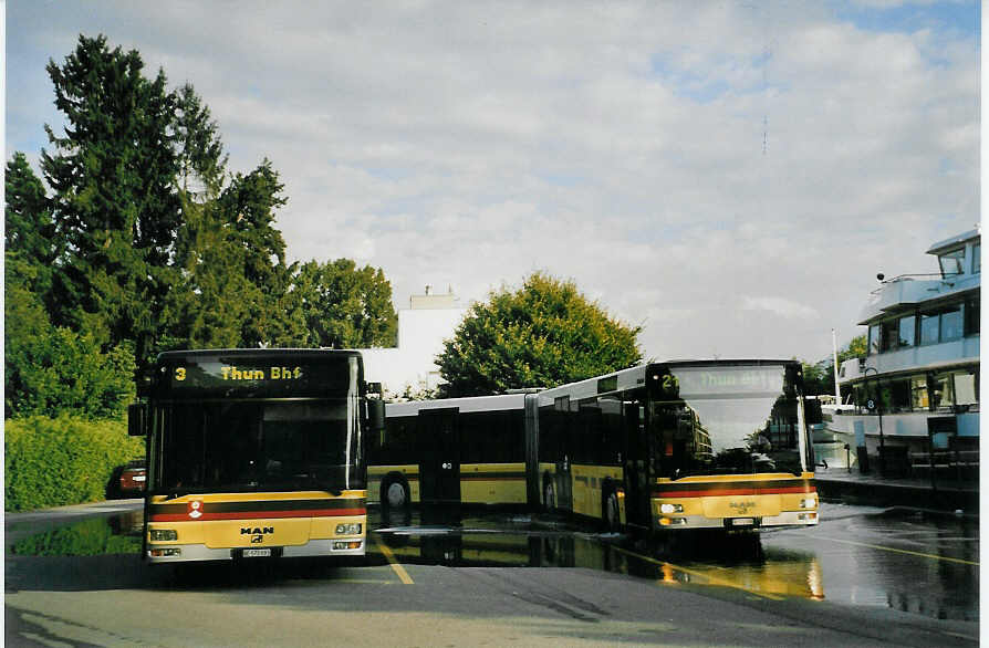 (079'536) - STI Thun - Nr. 93/BE 572'093 + Nr. 88/BE 572'088 - MAN am 23. August 2005 bei der Schiffl�ndte Thun