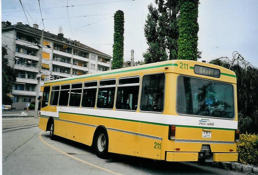 (080'019) - TN Neuch�tel - Nr. 211/NE 46'211 - Volvo/Hess am 27. August 2005 in Neuch�tel, D�p�t