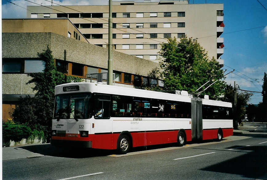 (080'127) - SW Winterthur - Nr. 122 - Saurer/FHS Gelenktrolleybus am 28. August 2005 in Winterthur, R�mertor