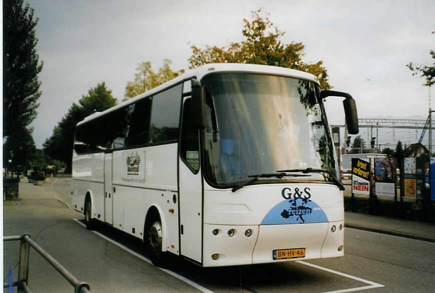 (080'437) - Aus Holland: G&S Reizen, Barneveld - BN-HV-46 - Bova am 21. September 2005 bei der Schiffl�ndte Thun