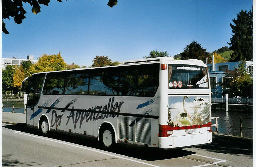(080'635) - Frischi's, Herisau - AR 2054 - Setra am 9. Oktober 2005 bei der Schiffl�ndte Thun