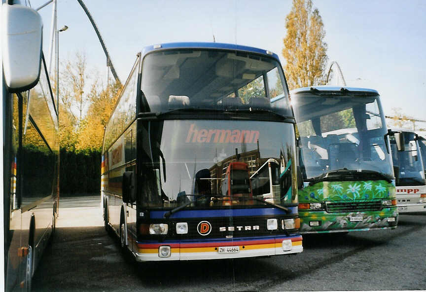 (080'727) - Aus der Schweiz: Hermann, Winterthur - Nr. 8/ZH 44'664 - Setra (ex D�rm�ller, Z�rich Nr. 8) am 17. Oktober 2005 in Rust, Europapark