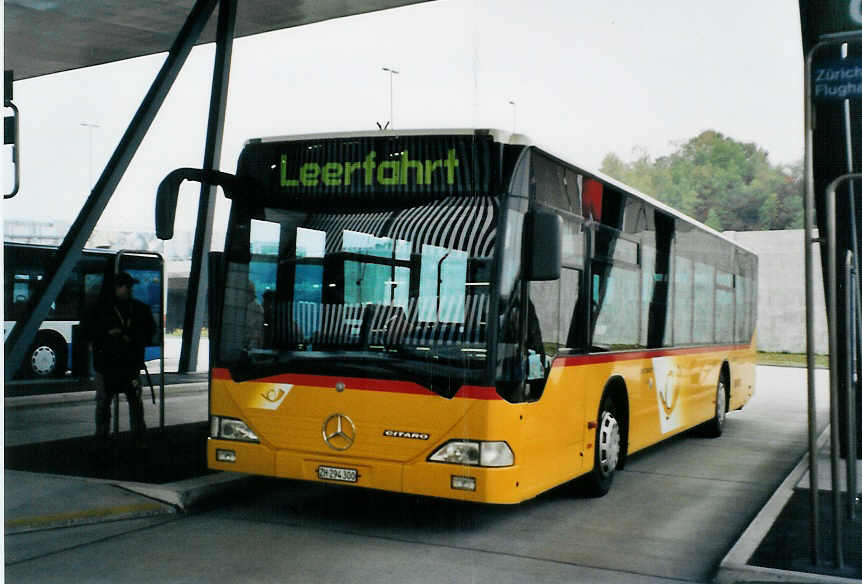 (081'003) - ASN Stadel - ZH 294'300 - Mercedes am 18. Oktober 2005 in Z�rich, Flughafen