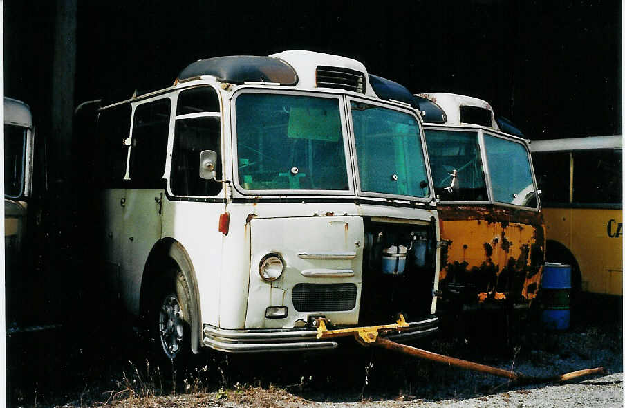 (081'204) - Oldie-Tours Z�risee, Wollerau - Nr. 5 - Saurer/Saurer (ex M+79'542; ex P 24'126) am 20. Oktober 2005 in N�fels (Teilaufnahme)