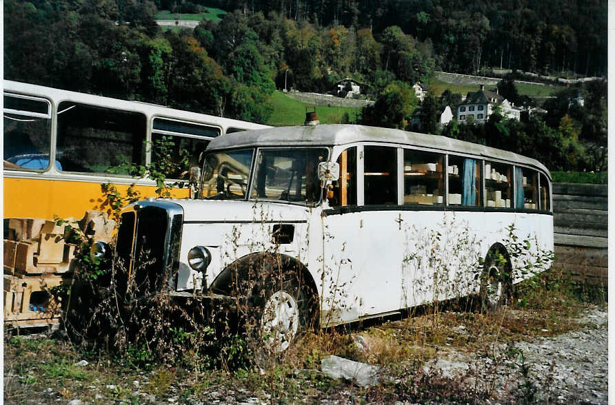(081'206) - Oldie-Tours Z�risee, Wollerau - FBW am 20. Oktober 2005 in N�fels