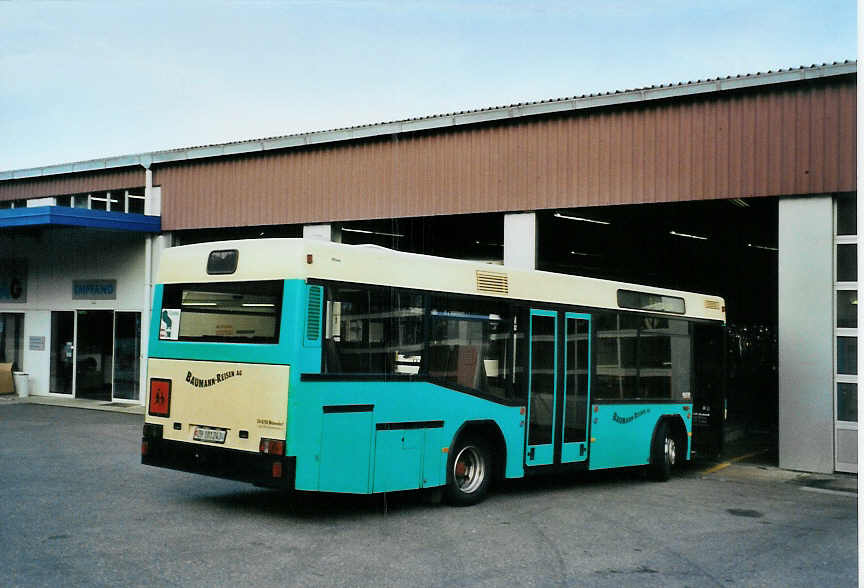 (081'211) - Baumann, M�nnedorf - ZH 101'243 - Neoplan am 20. Oktober 2005 in Horgen, Neoplan