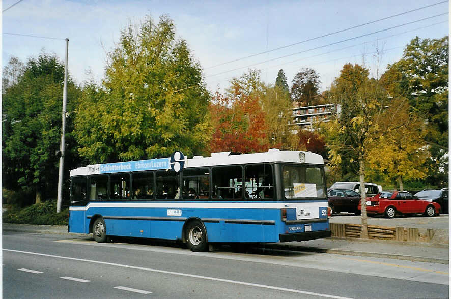 (081'302) - VBL Luzern - Nr. 52/LU 15'052 - Volvo/Hess am 21. Oktober 2005 in Luzern, Br�elstrasse