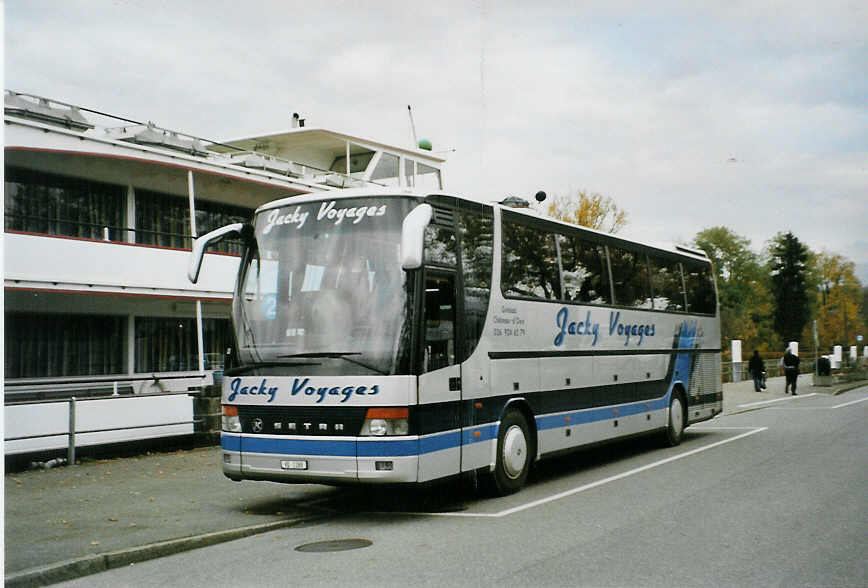 (081'425) - Jacky Voyages, Ch�teau-d'Oex - VD 1188 - Setra am 31. Oktober 2005 bei der Schiffl�ndte Thun