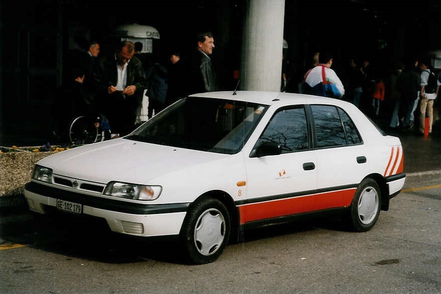 (030'334) - Aus dem Archiv: TPG Gen�ve - Nr. 8/GE 102'179 - Nissan am 21. M�rz 1999 in Gen�ve, Palexpo