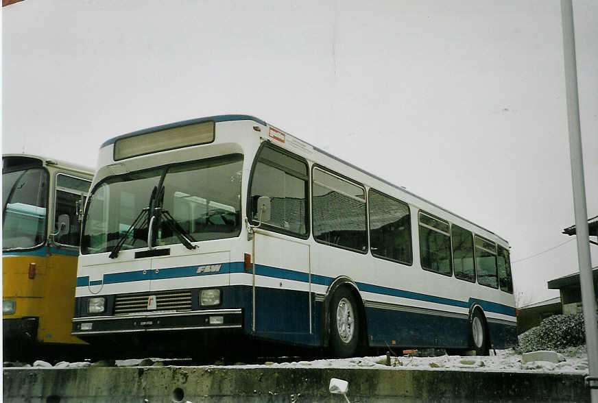 (082'222) - ZVB Zug - Nr. 151 - FBW/R&J (ex Nr. 25) am 28. Dezember 2005 in B�tzberg, Heiniger
