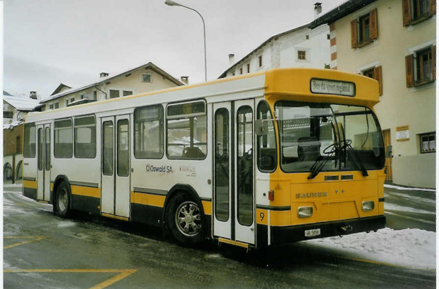 (082'330) - Oswald, M�stair - Nr. 9/GR 5056 - Saurer/Hess (ex VBSH Schaffhausen Nr. 9) am 1. Januar 2006 in M�stair, Posta