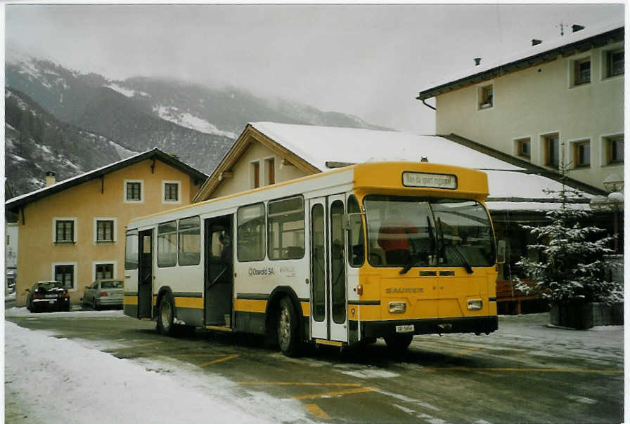 (082'334) - Oswald, M�stair - Nr. 9/GR 5056 - Saurer/Hess (ex VBSH Schaffhausen Nr. 9) am 1. Januar 2006 in M�stair, Posta