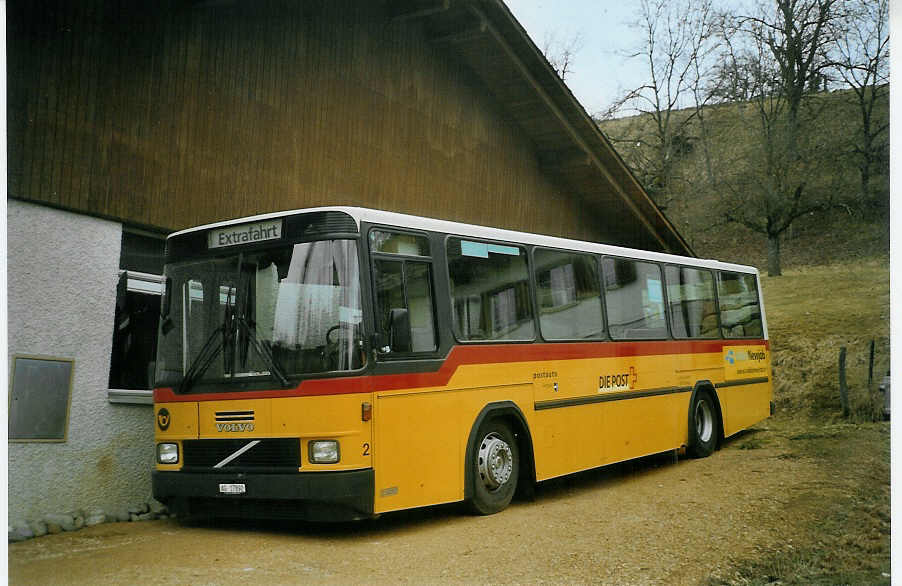 (083'104) - Br�ndli, Elfingen - Nr. 2/AG 17'892 - Volvo/Hess am 18. Februar 2006 in Elfingen, Garage