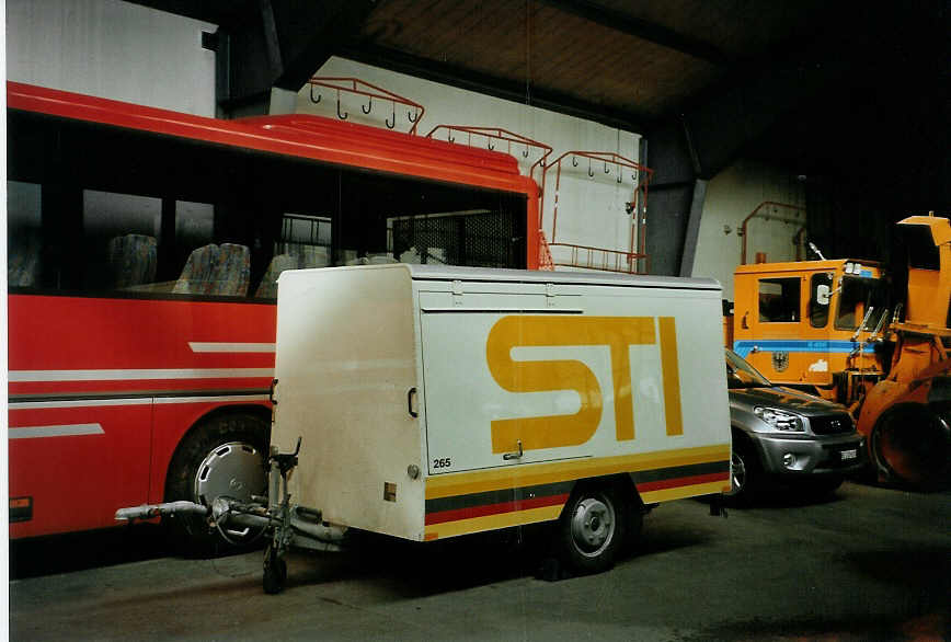 (083'307) - STI Thun - Nr. 265/BE 192'353 - Wasta Gep�ckanh�nger (ex Nr. 165; ex TSG Blumenstein Nr. 13) am 24. Februar 2006 im Autobahnhof Adelboden