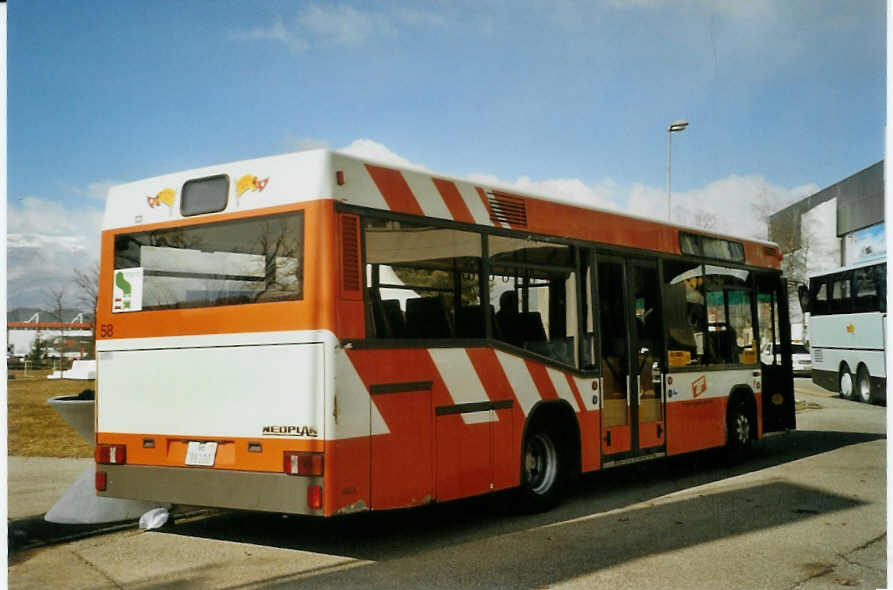 (083'613) - Dupraz, Gen�ve - Nr. 58/GE 96'100 - Neoplan am 6. M�rz 2006 in Gen�ve, Palexpo