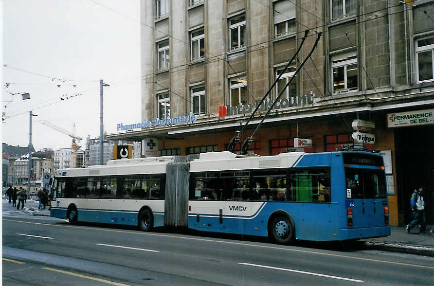 (083'726) - TL Lausanne (VMCV 7) - Nr. 614 - Van Hool Gelenktrolleybus am 6. M�rz 2006 in Lausanne, Bel-Air