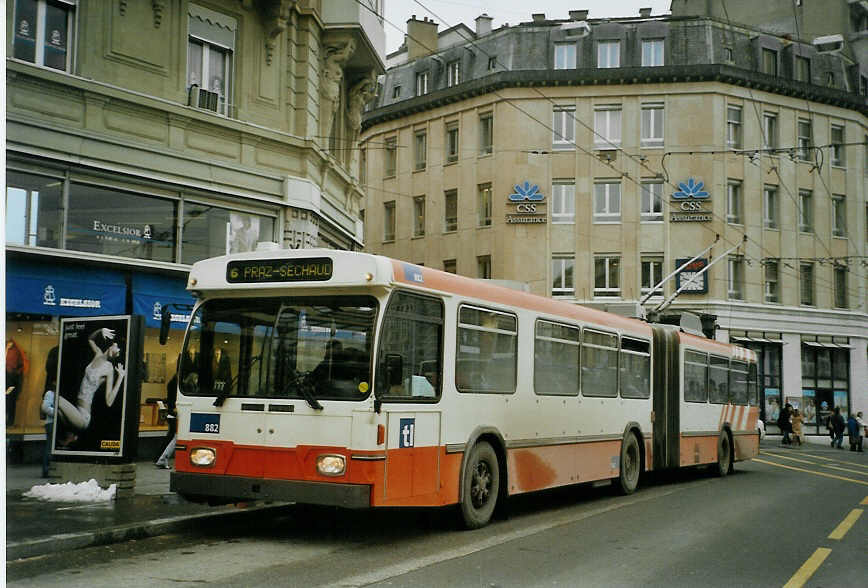 (083'806) - TL Lausanne - Nr. 882 - Saurer/Hess Gelenktrolleybus (ex TPG Gen�ve Nr. 662) am 6. M�rz 2006 in Lausanne, Bel-Air