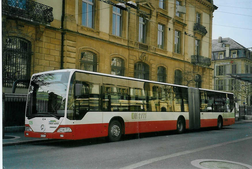 (083'910) - VR La Chaux-de-Fonds - Nr. 225/NE 107'225 - Mercedes am 19. M�rz 2006 in Neuch�tel, Place Pury