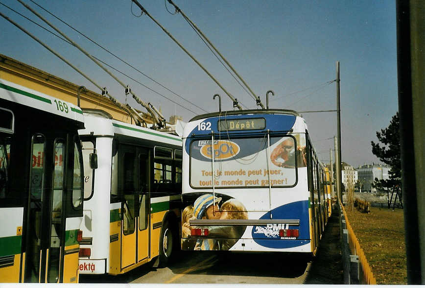 (083'917) - TN Neuch�tel - Nr. 162 - FBW/Hess Gelenktrolleybus am 19. M�rz 2006 in Neuch�tel, D�p�t