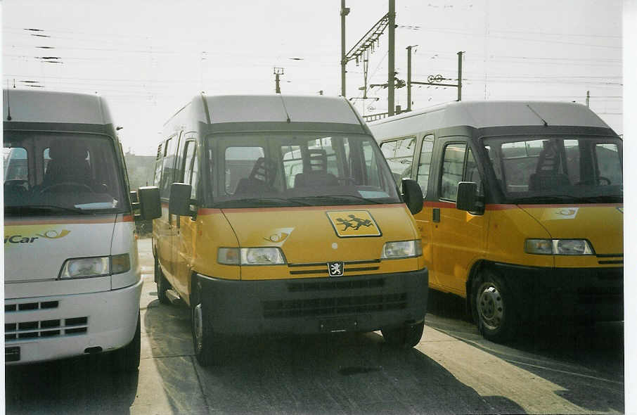 (084'005) - CarPostal Vaud-Fribourg - Peugeot am 19. M�rz 2006 in Yverdon, Garage