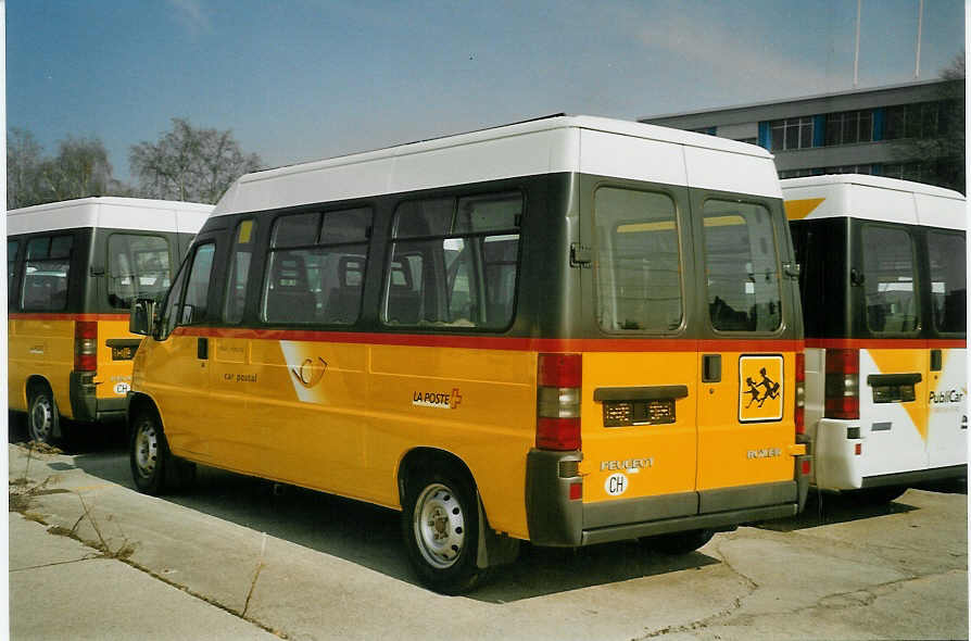 (084'009) - CarPostal Vaud-Fribourg - Peugeot am 19. M�rz 2006 in Yverdon, Garage