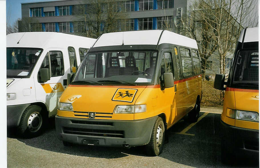 (084'014) - CarPostal Vaud-Fribourg - Peugeot am 19. M�rz 2006 in Yverdon, Garage
