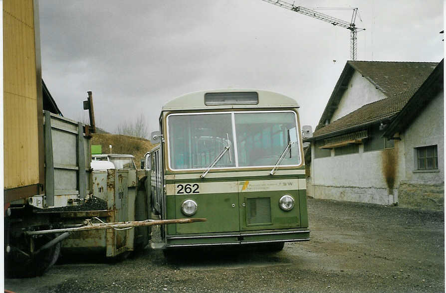 (084'133) - TN Neuch�tel (RWB) - Nr. 262 - FBW/SWS-Gangloff (ex SVB Bern Nr. 262) am 2. April 2006 in Oberburg, Ziegelgut