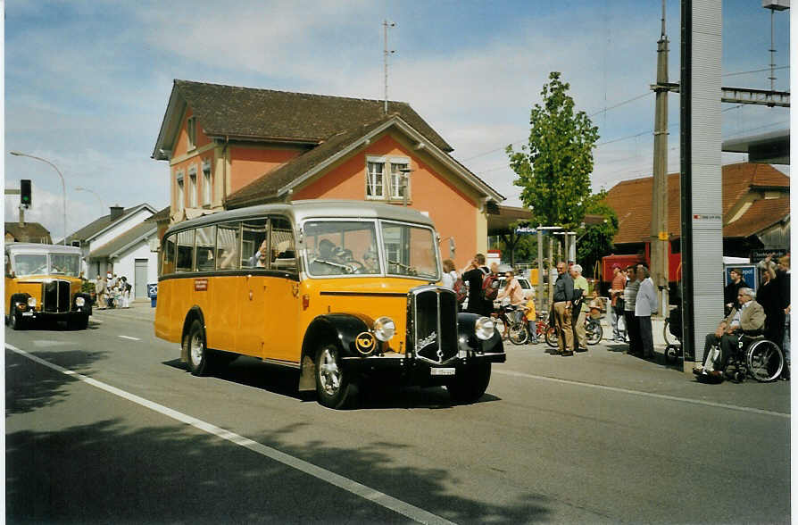 (085'005) - Museum f�r Kommunikation, Bern - BE 384'448 - Berna/Hess (ex P 22'026; ex P 1655) am 13. Mai 2006 beim Bahnhof Aarberg