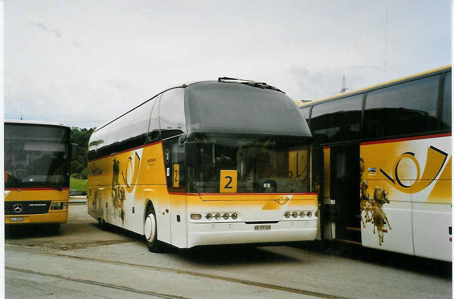 (085'100) - PostAuto Graub�nden - GR 159'348 - Neoplan (ex P 25'151) am 13. Mai 2006 in Aarberg, Galva-Areal