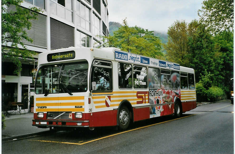 (085'130) - STI Thun - Nr. 36/BE 443'836 - Volvo/R&J (ex SAT Thun Nr. 36) am 17. Mai 2006 bei der Schiffl�ndte Thun