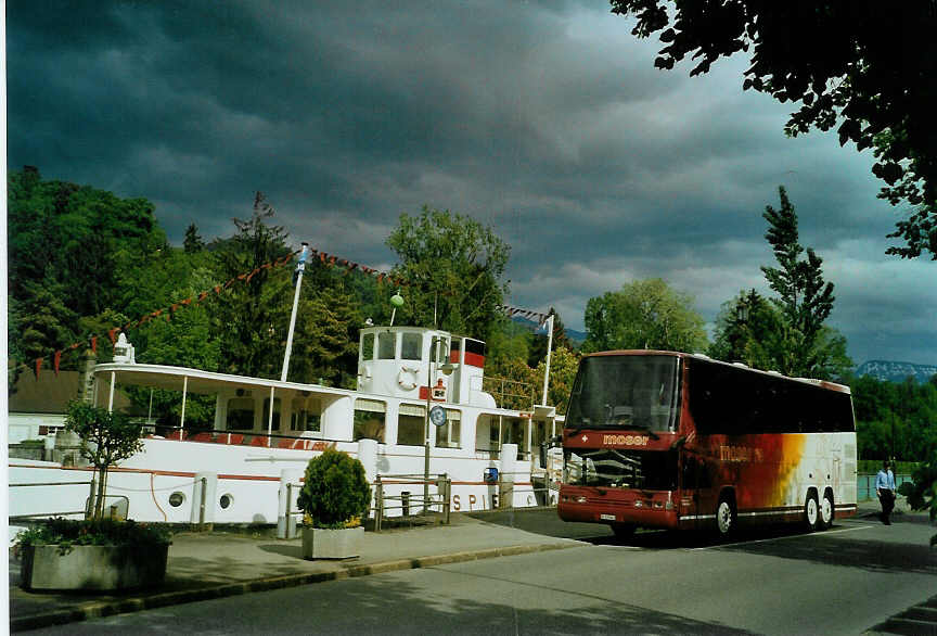 (085'409) - Moser, Flaach - Nr. 11/ZH 128'862 - Dr�gm�ller am 20. Mai 2006 bei der Schiffl�ndte Thun