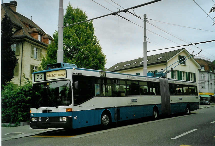 (085'626) - VBZ Z�rich - Nr. 119 - Mercedes Gelenktrolleybus am 25. Mai 2006 in Z�rich, Klusplatz