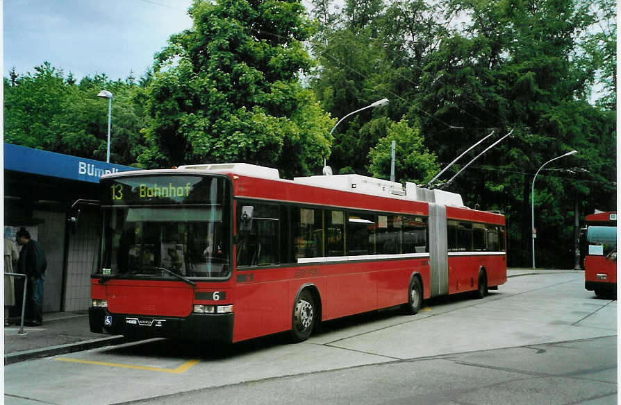 (085'724) - Bernmobil, Bern - Nr. 6 - NAW/Hess Gelenktrolleybus am 28. Mai 2006 in Bern, B�mpliz