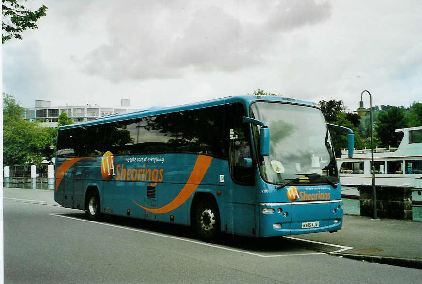 (085'809) - Aus England: Shearings, Wigan - Nr. 728/MX05 AJV - Plaxton am 1. Juni 2006 bei der Schiffl�ndte Thun