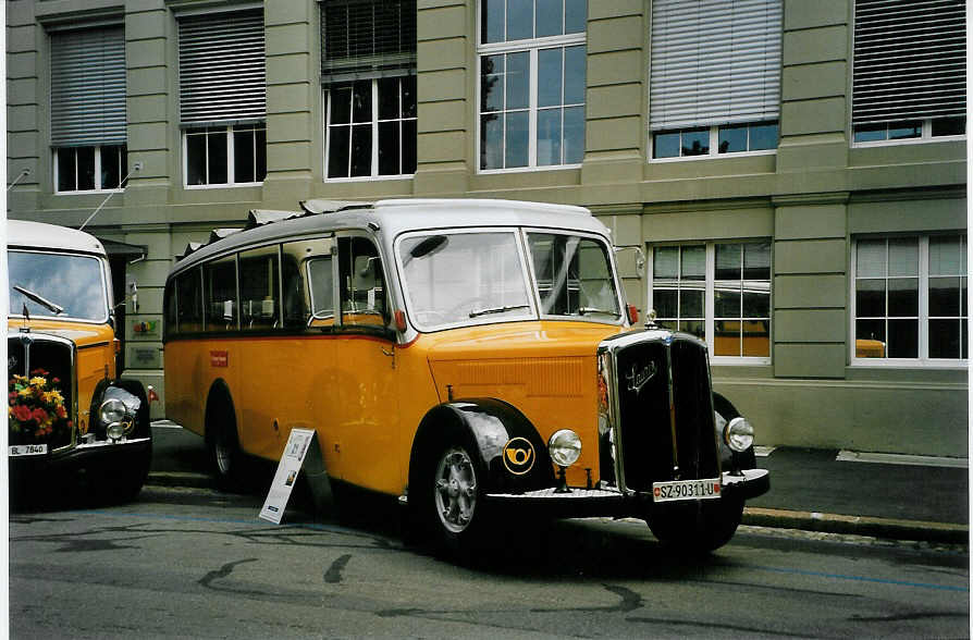(087'010) - Kiener, Steinen - SZ 90'311 U - Saurer/Eggli (ex Marti, Luzern; ex P 23'095; ex P 2147) am 25. Juni 2006 in Bern, Museum f�r Kommunikation