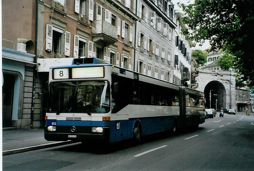 (087'730) - TL Lausanne - Nr. 652/VD 352'252 - Mercedes (ex VBZ Z�rich Nr. 569) am 26. Juli 2006 in Lausanne, Tunnel