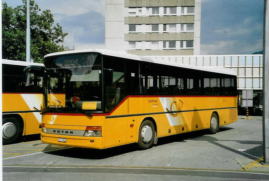 (087'929) - Dubuis, Savi�se - VS 3806 - Setra am 26. Juli 2006 beim Bahnhof Sion