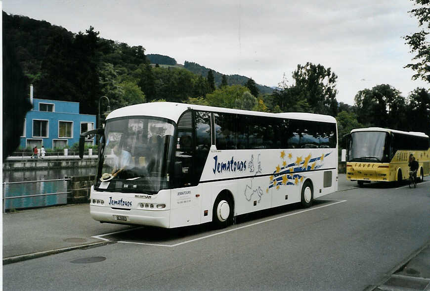 (089'326) - Jematours, La C�te-aus-F�es - NE 89'087 - Neoplan am 26. August 2006 bei der Schiffl�ndte Thun