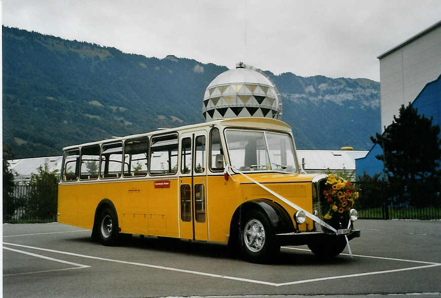 (089'602) - Oldie-Tours Z�risee, Wollerau - Nr. 2/SZ 10'418 - Saurer/R&J (ex Jaggi, Kippel Nr. 4) am 3. September 2006 in Interlaken, Mystery Park